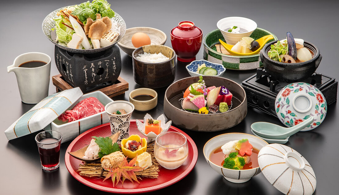 旬の味覚を味わう季節の彩り木暮会席膳