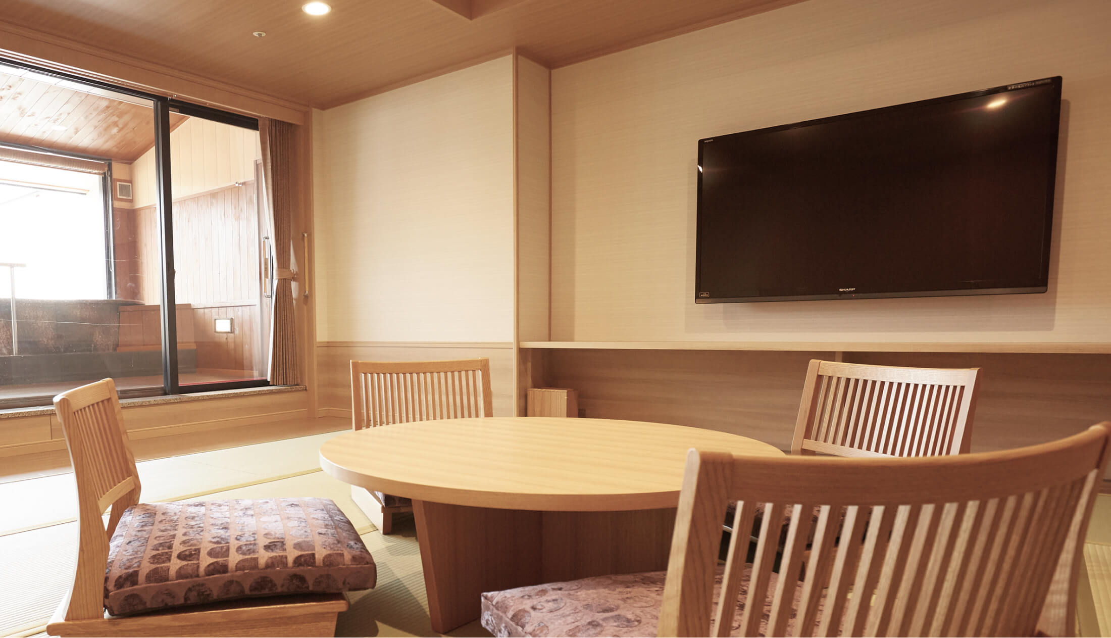 大型テレビ