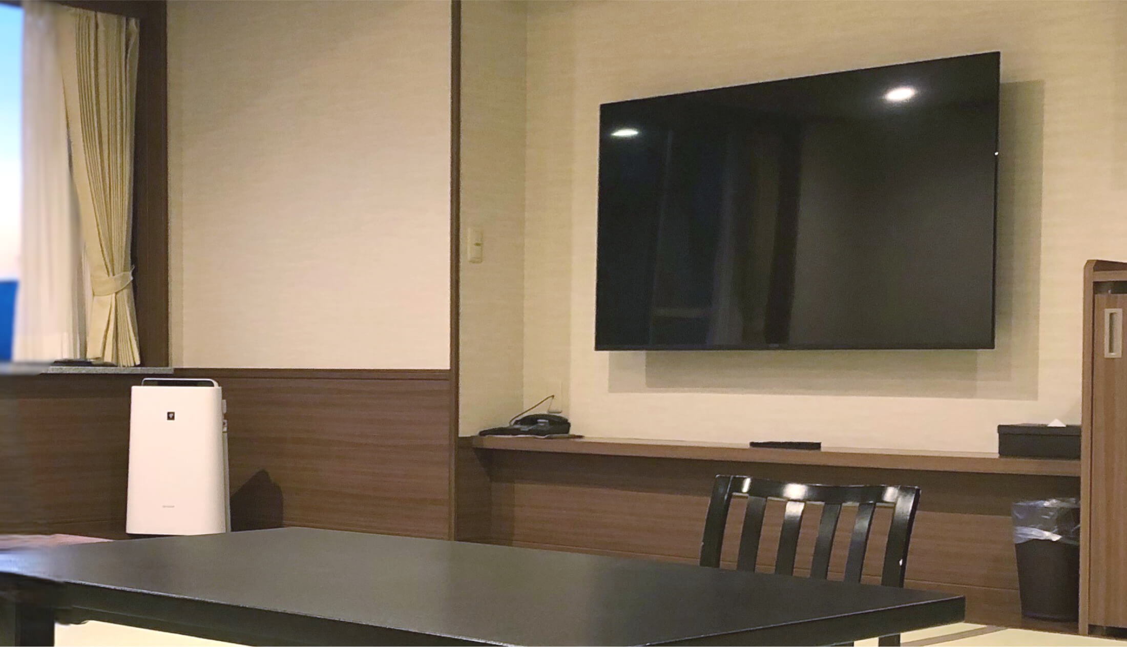 65インチの大型テレビ